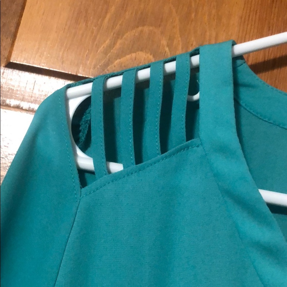 NWOT!! Lily White Teal Dress Shirt Blouse Size XS - Picture 4 of 6